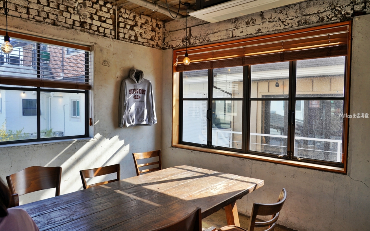 【韓國】 水原市  Jung Jiyoung Coffee Roasters 長安門店｜水原在地咖啡品牌，水原華城旁 廢墟風咖啡廳。