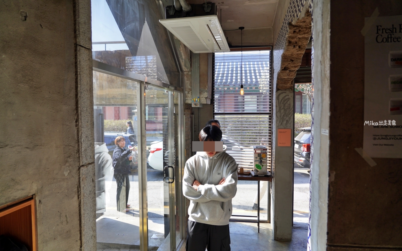 【韓國】 水原市  Jung Jiyoung Coffee Roasters 長安門店｜水原在地咖啡品牌，水原華城旁 廢墟風咖啡廳。