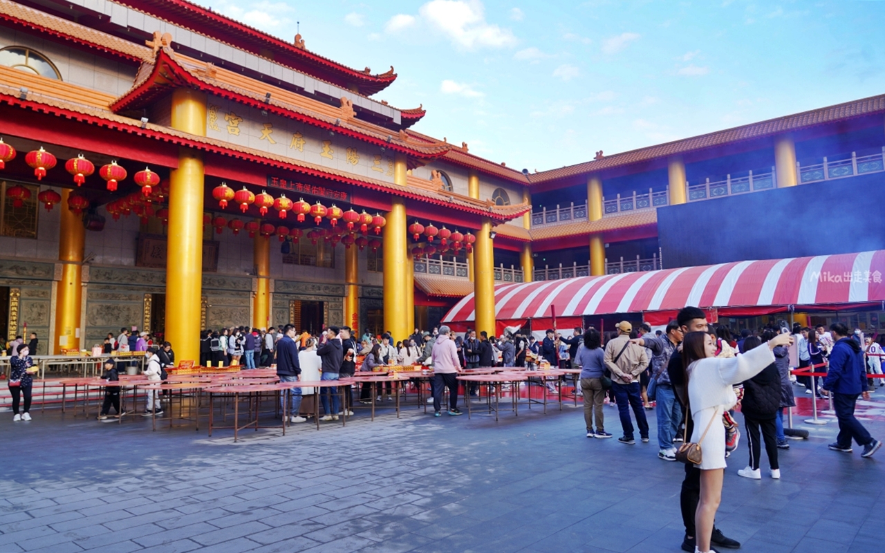 【台中】 龍井 三陽玉府天宮 (龍井天公廟)｜全台最大的天公廟！拜天公超霸氣， 用超巨大 比人還高的龍香及香爐，有夠狂。