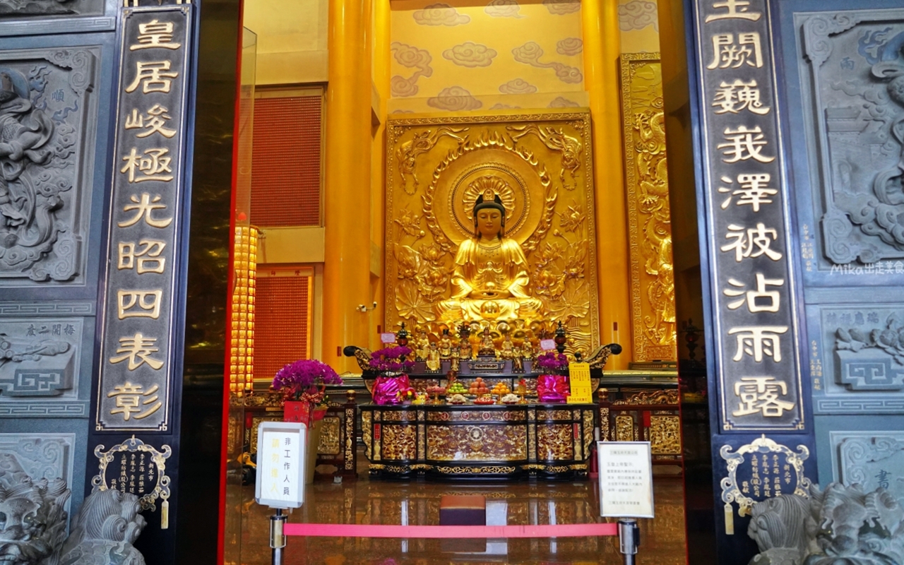 【台中】 龍井 三陽玉府天宮 (龍井天公廟)｜全台最大的天公廟！拜天公超霸氣， 用超巨大 比人還高的龍香及香爐，有夠狂。