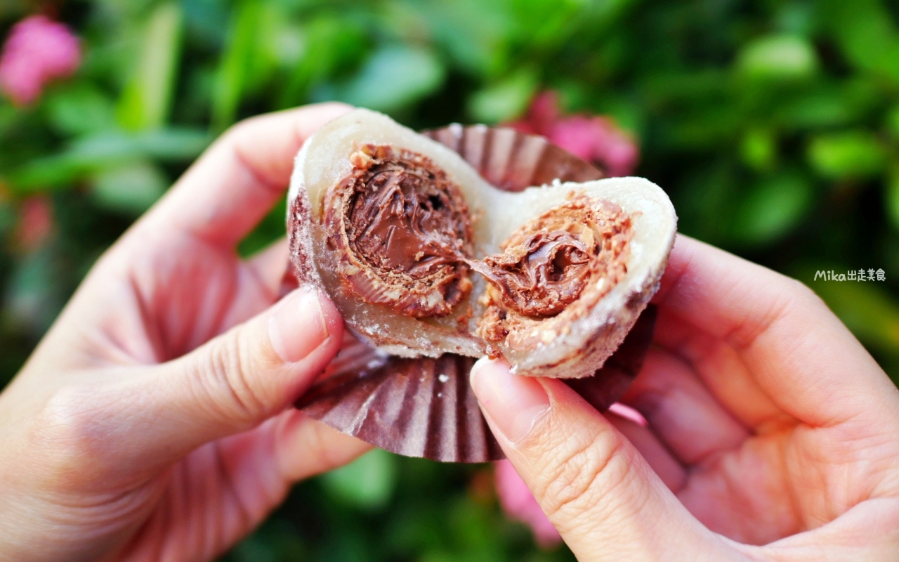 【台中】 中區 久味大姐手工麻糬@台中綠川店｜來自草屯的純米麻糬，既兼具傳統手工又有精美時尚包裝，長圓造型、鹹甜口味都有，台中最佳伴手禮推薦。