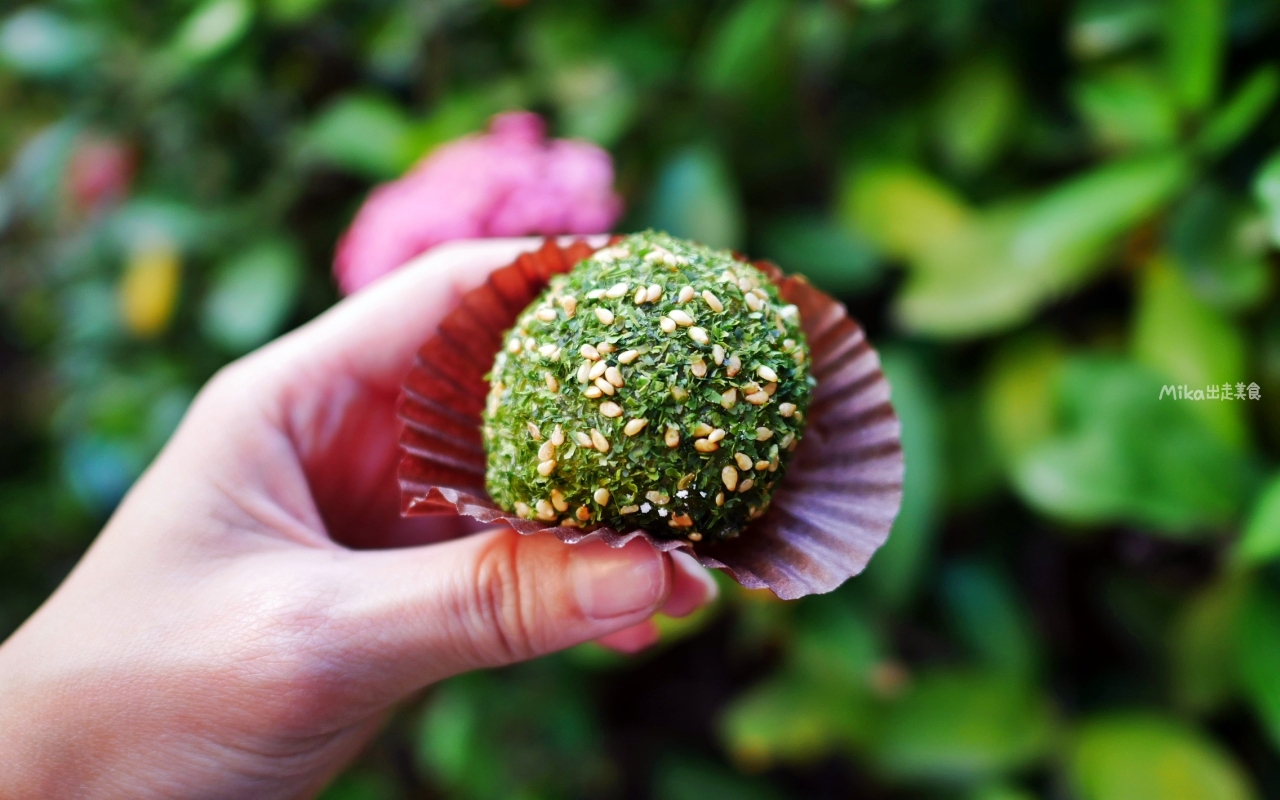 【台中】 中區 久味大姐手工麻糬@台中綠川店｜來自草屯的純米麻糬，既兼具傳統手工又有精美時尚包裝，長圓造型、鹹甜口味都有，台中最佳伴手禮推薦。