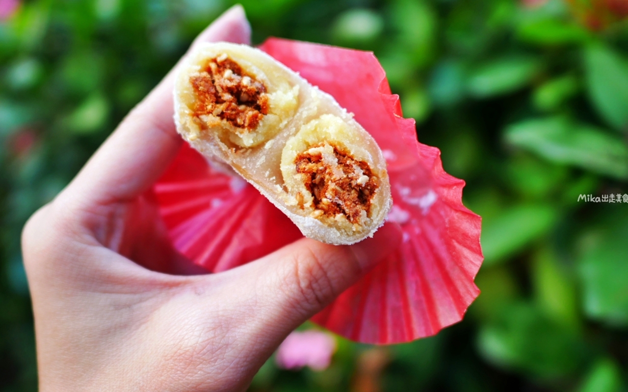 【台中】 中區 久味大姐手工麻糬@台中綠川店｜來自草屯的純米麻糬，既兼具傳統手工又有精美時尚包裝，長圓造型、鹹甜口味都有，台中最佳伴手禮推薦。