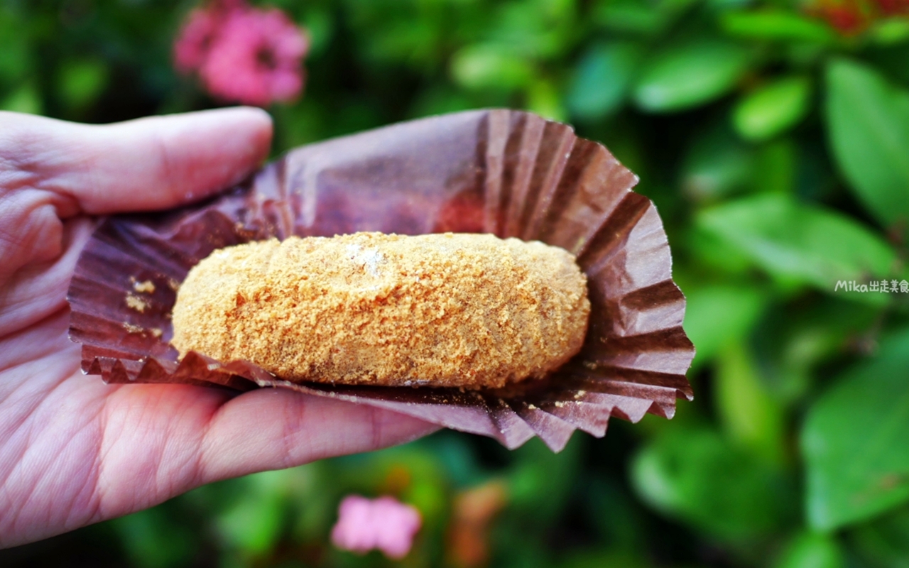 【台中】 中區 久味大姐手工麻糬@台中綠川店｜來自草屯的純米麻糬，既兼具傳統手工又有精美時尚包裝，長圓造型、鹹甜口味都有，台中最佳伴手禮推薦。