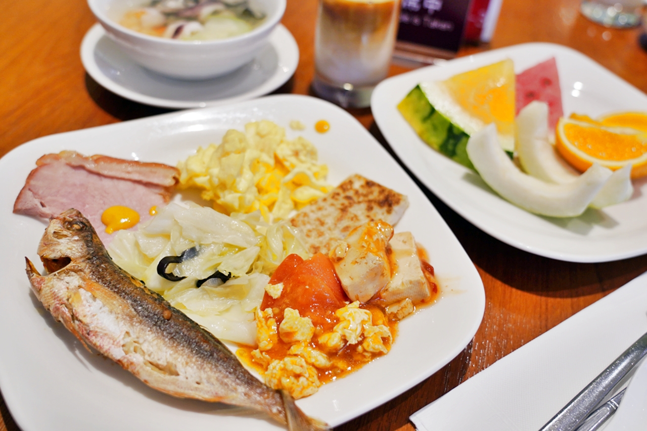 【澎湖】 福朋喜來登酒店｜澎湖住宿首選，豪華自助早餐跟無敵海景房還有大陽台，海天一色的無邊際泳池超級美！