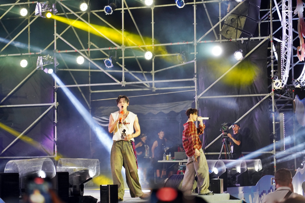 【澎湖】 台灣好行 澎湖空港快線｜澎湖一日旅遊 交通攻略，持澎湖空港快線一日券，市區內不限次數搭到飽只要100元！