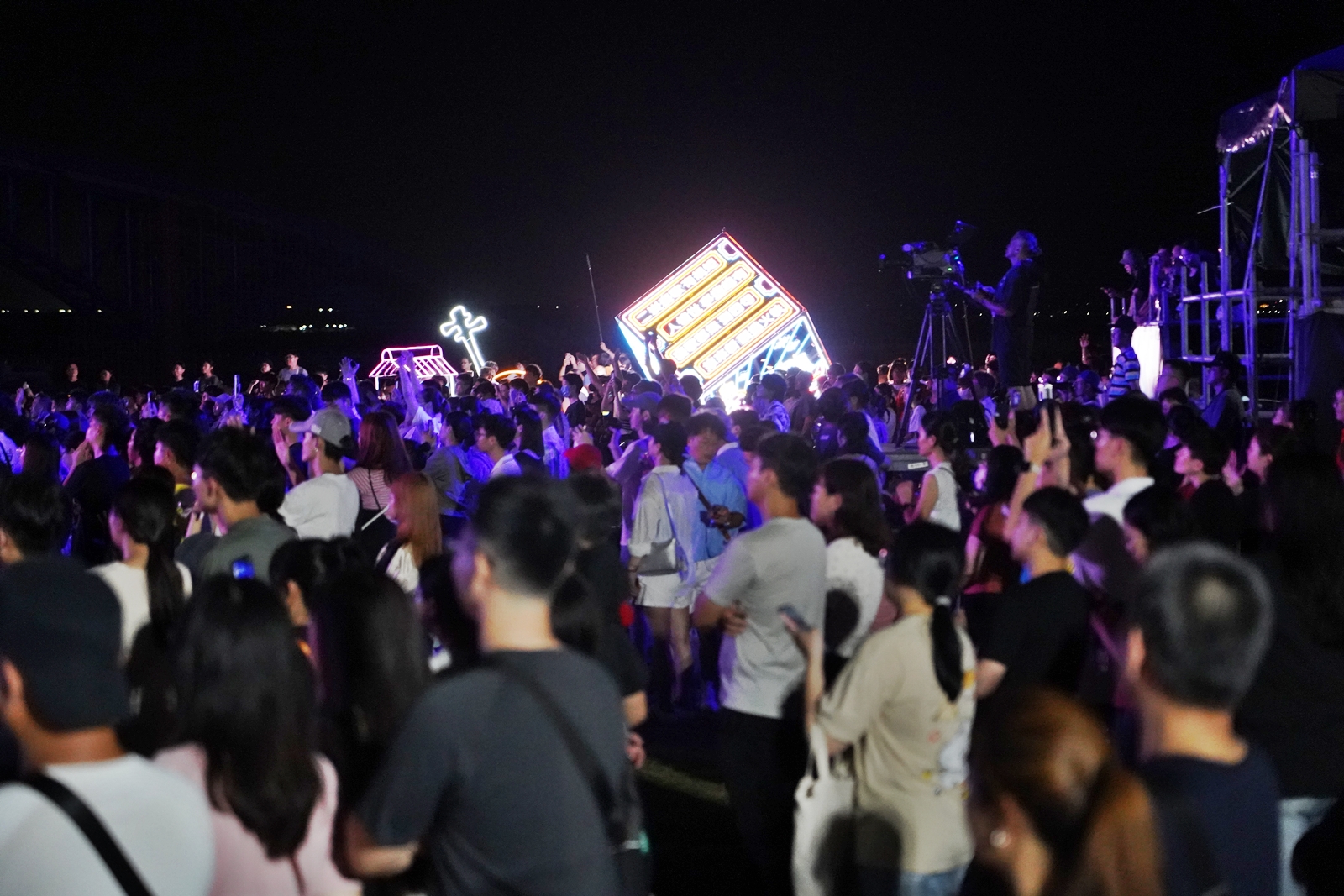 【澎湖】 台灣好行 澎湖空港快線｜澎湖一日旅遊 交通攻略，持澎湖空港快線一日券，市區內不限次數搭到飽只要100元！