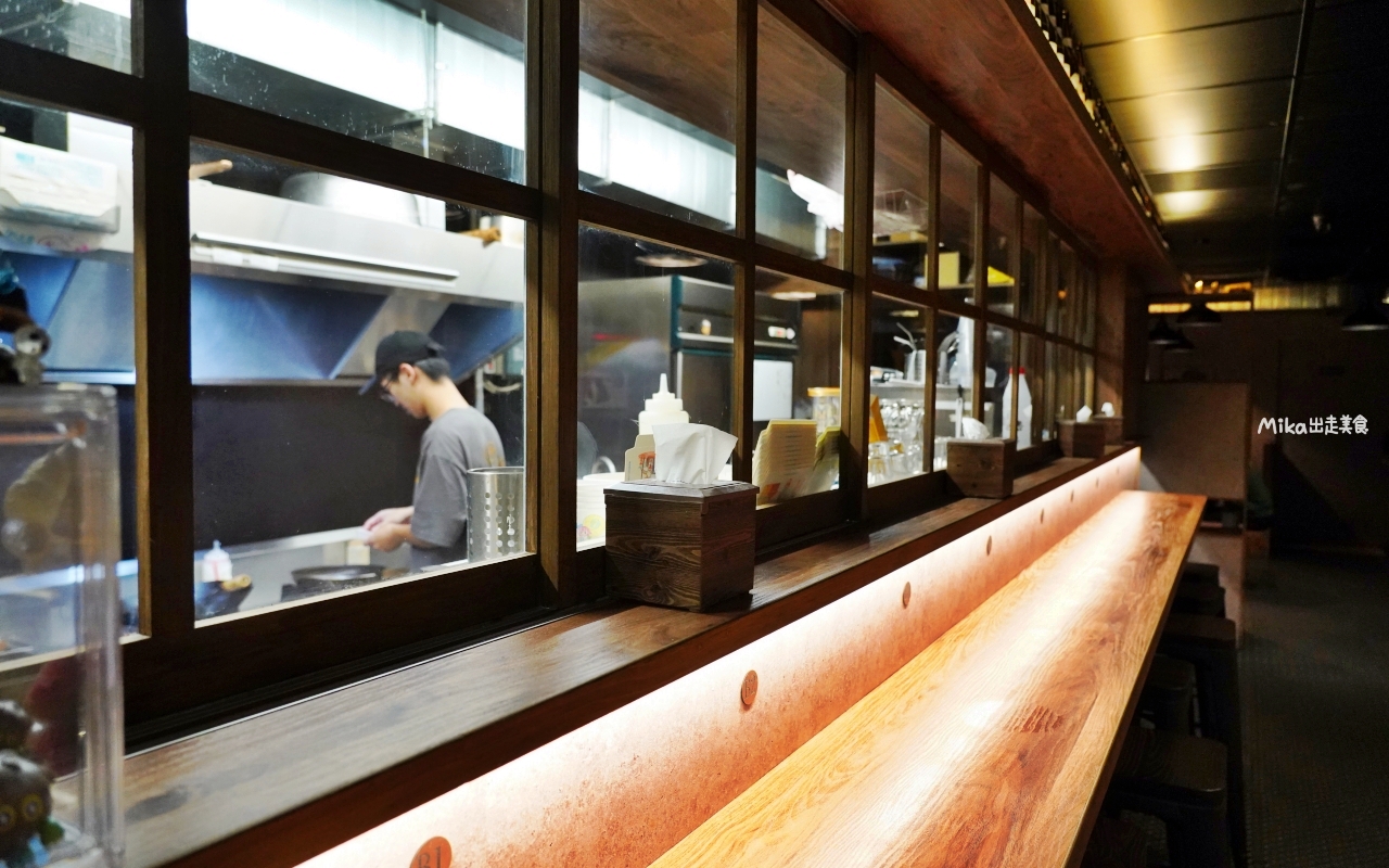 【桃園】 夜葉食堂 中壢店｜超平價居酒屋，CP值超高，提供平價串燒、超值丼飯還有特調酒水，還不收服務費喔。