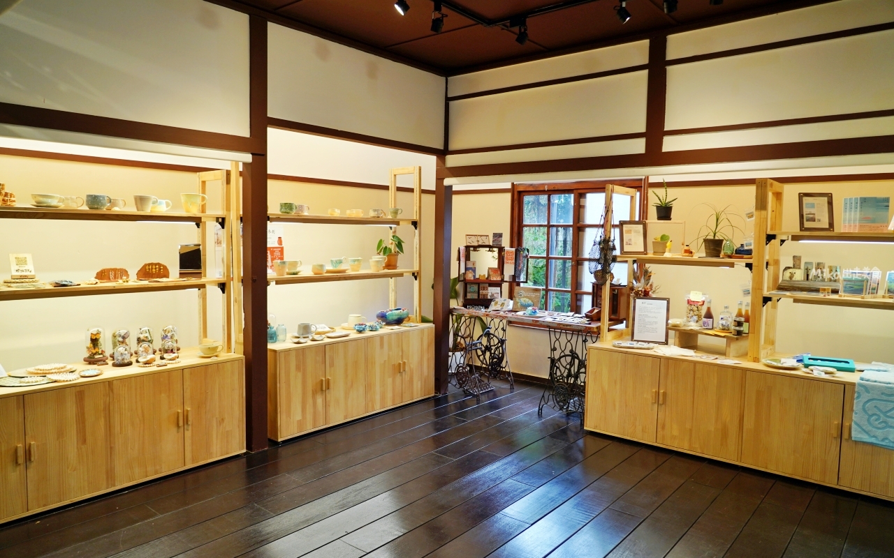 【澎湖】 篤行十村 驚蟄茶室｜篤行十村內  在全台最古老眷村內的海那邊，隱密靜懿的日式質感茶室與選物店。