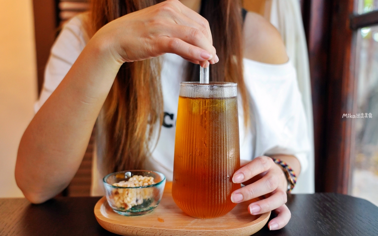 【澎湖】 篤行十村 驚蟄茶室｜篤行十村內  在全台最古老眷村內的海那邊，隱密靜懿的日式質感茶室與選物店。