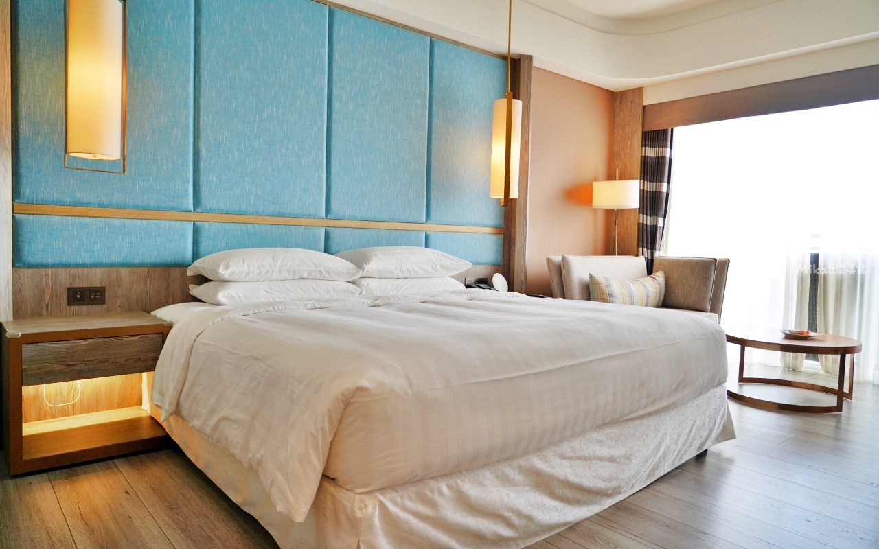 【澎湖】 福朋喜來登酒店｜澎湖住宿首選，豪華自助早餐跟無敵海景房還有大陽台，海天一色的無邊際泳池超級美！