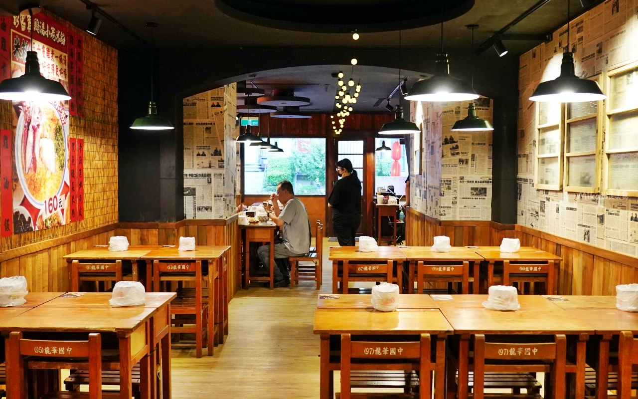 【新北】 三峽 彭富貴 雞湯小卷米粉｜50隻雞熬出來的雞湯米粉＋醬油雞竟然只要150元一份套餐！有夠佛。