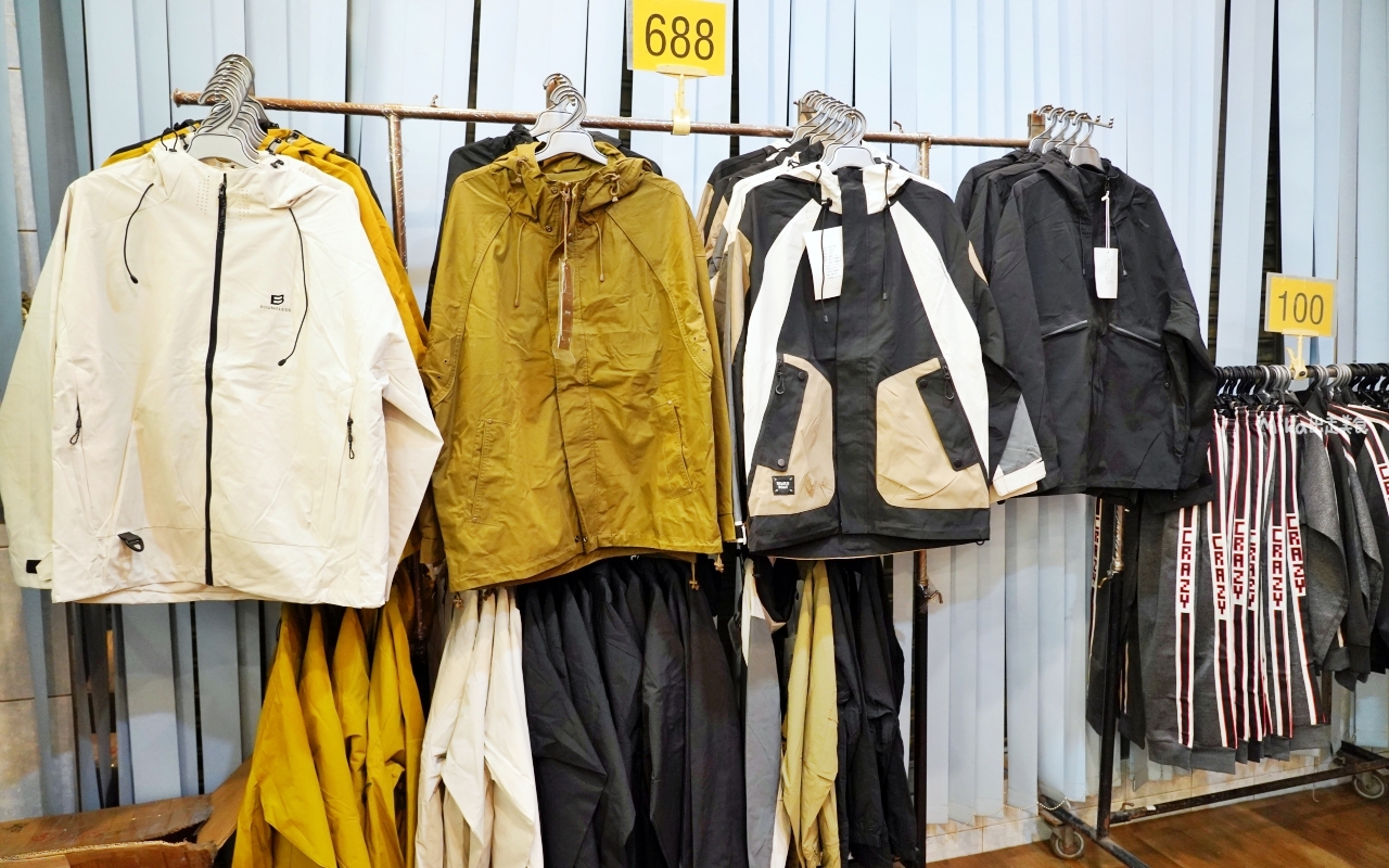 【雲林】 麥寮 嘉益 萬件牛仔褲 聯合廠拍｜雲林麥寮  萬件牛仔褲X原廠犀牛X五大品牌運動鞋X快樂龍家庭五金39元起  聯合特賣。