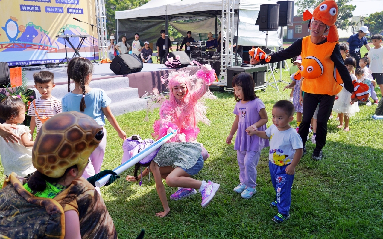 【苗栗】 苑裡 灣麗潮藝 海洋藝術季｜專屬苑裡的海洋派對，結合海洋市集、遊戲闖關跟DIY以及親子劇團等表演，文末還有苑裡秘境 夕陽海景大公開。