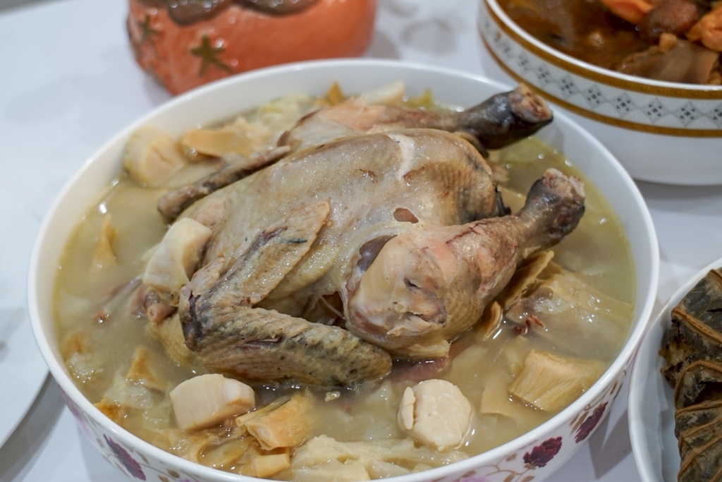 【新北】2026年上海鄉村 年菜宅配預購中｜上海鄉村限量1000份「海派五品年菜組」，宅配到府，不用一小時就能輕輕鬆鬆出一桌國宴年菜料理。