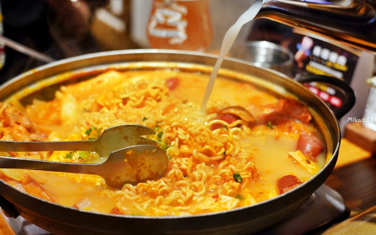 【新北】 板橋 ABV Bar & Kitchen 韓式餐酒館｜另一種韓式燒啤文化，韓式料理搭配超過 300 款來自各國的精釀啤酒，韓式燒烤配燒啤最對味。