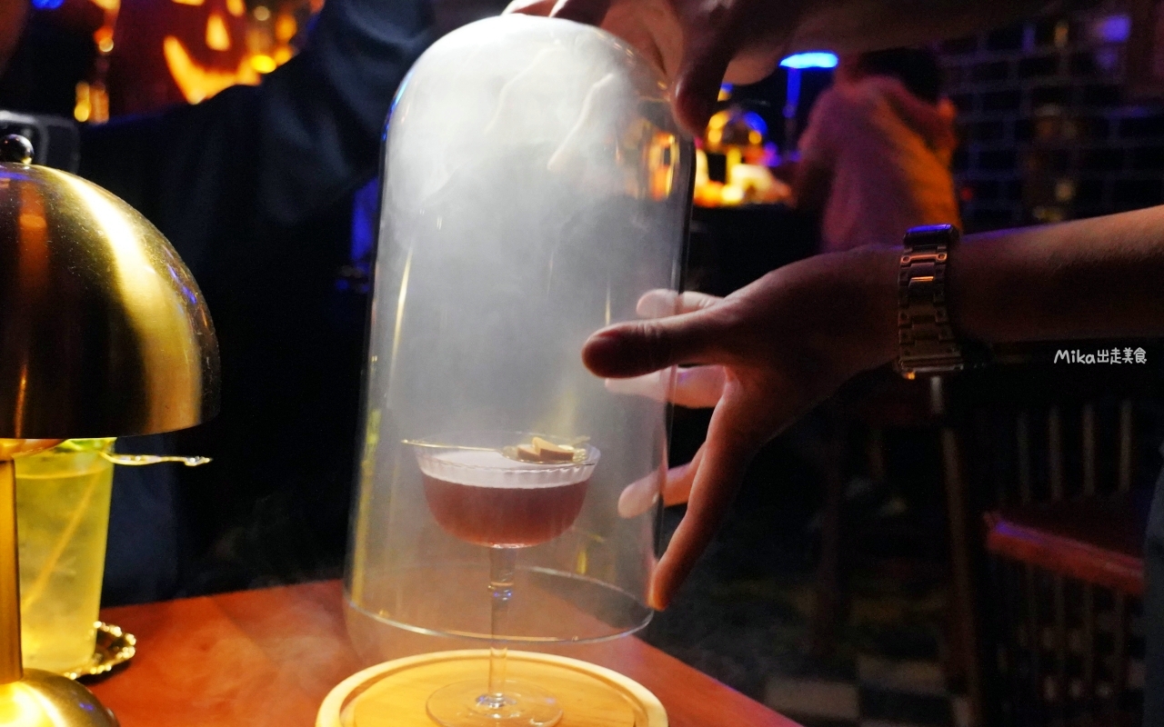 【金門】 金城飯店｜酒吧｜金門威士忌博物館｜金門夜生活推薦 閩式古厝＋英式酒吧風的高粱、威士忌調酒，各種創意搞怪 好喝也好玩。