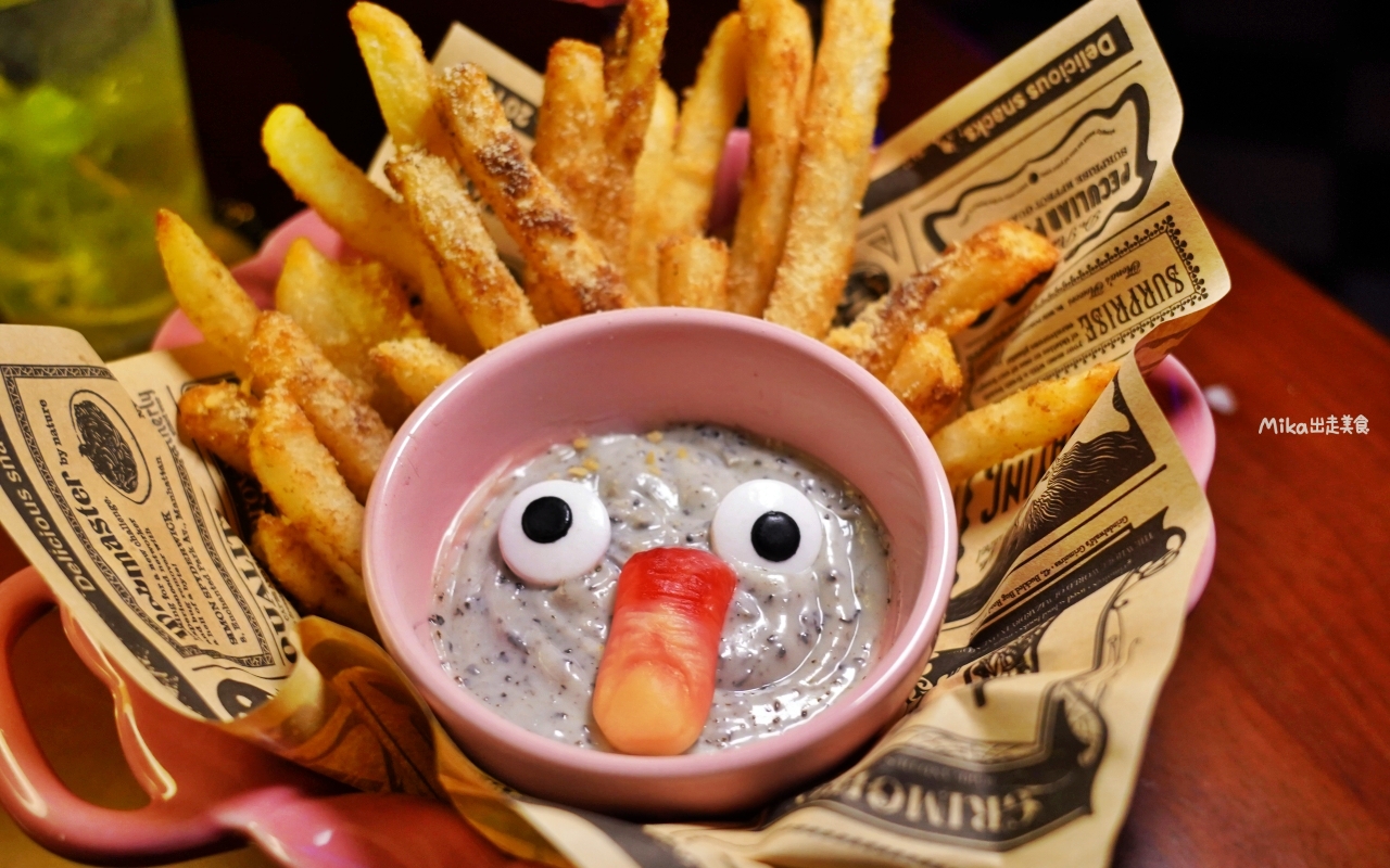 【金門】 金城飯店｜酒吧｜金門威士忌博物館｜金門夜生活推薦 閩式古厝＋英式酒吧風的高粱、威士忌調酒，各種創意搞怪 好喝也好玩。