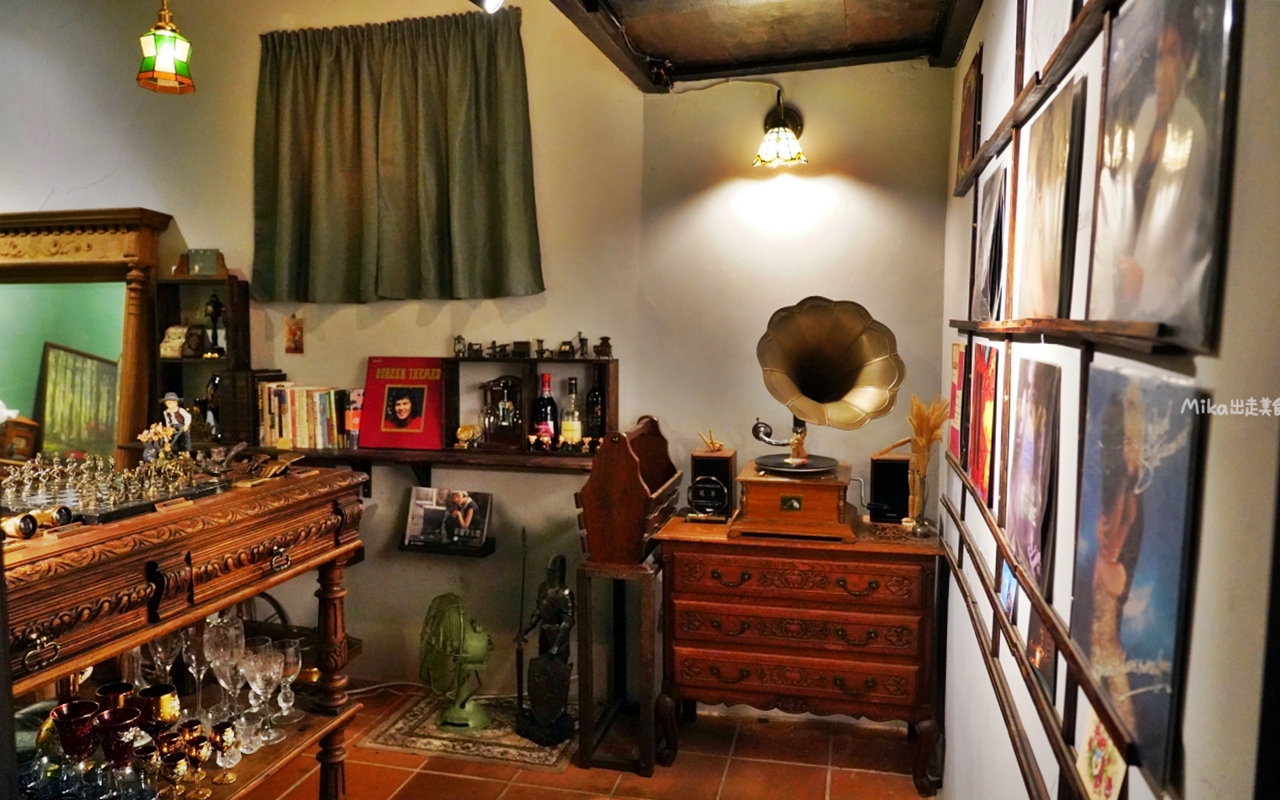 【金門】隱室．微光 咖啡館｜夜間限定 每週只營業三天  隱藏版古厝咖啡館、微醺調酒茶香入味搭配大人味甜點。