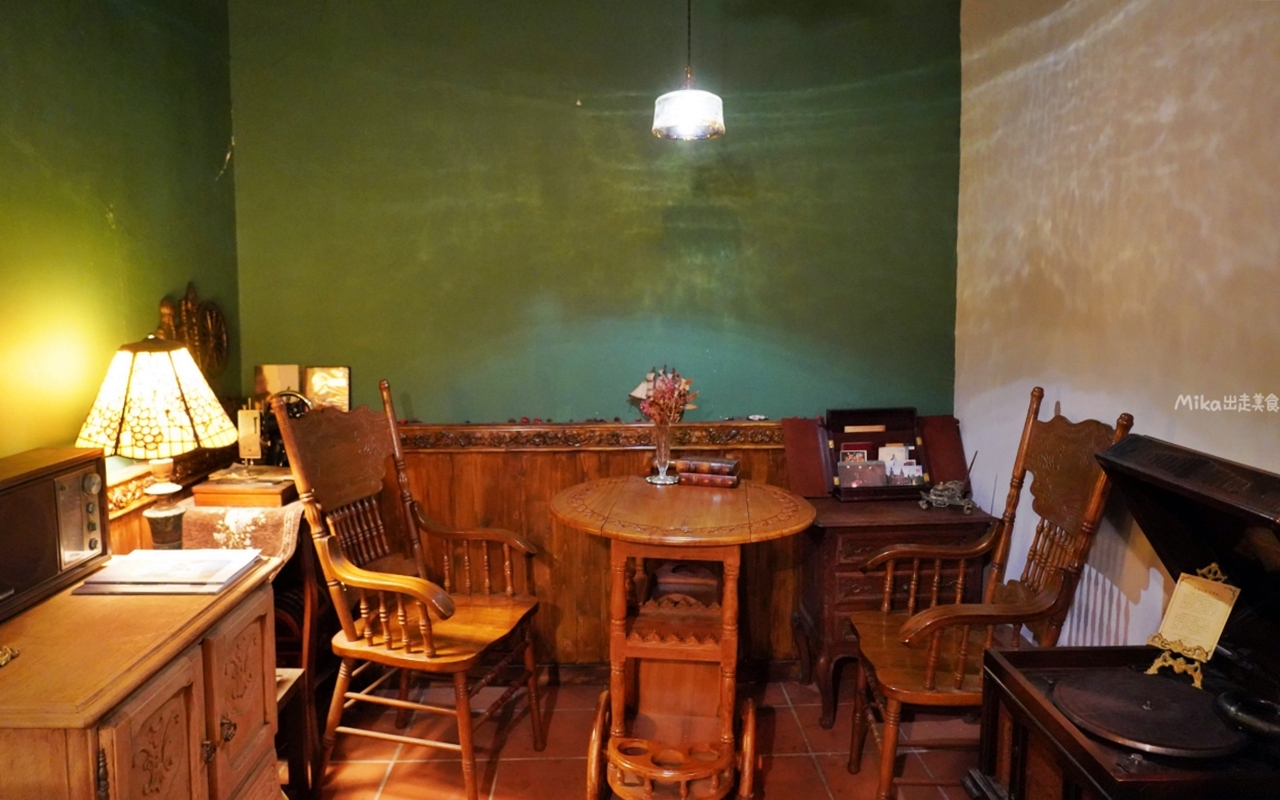 【金門】隱室．微光 咖啡館｜夜間限定 每週只營業三天  隱藏版古厝咖啡館、微醺調酒茶香入味搭配大人味甜點。