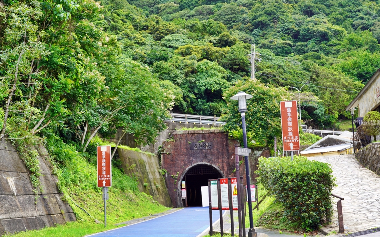 【新北】 台灣好行 – 黃金福隆線｜搭台灣好行 三線串遊東北角，買套票超划算，無限次數搭乘一日券還有特約店家合作優惠，玩遍東北角千元有找。