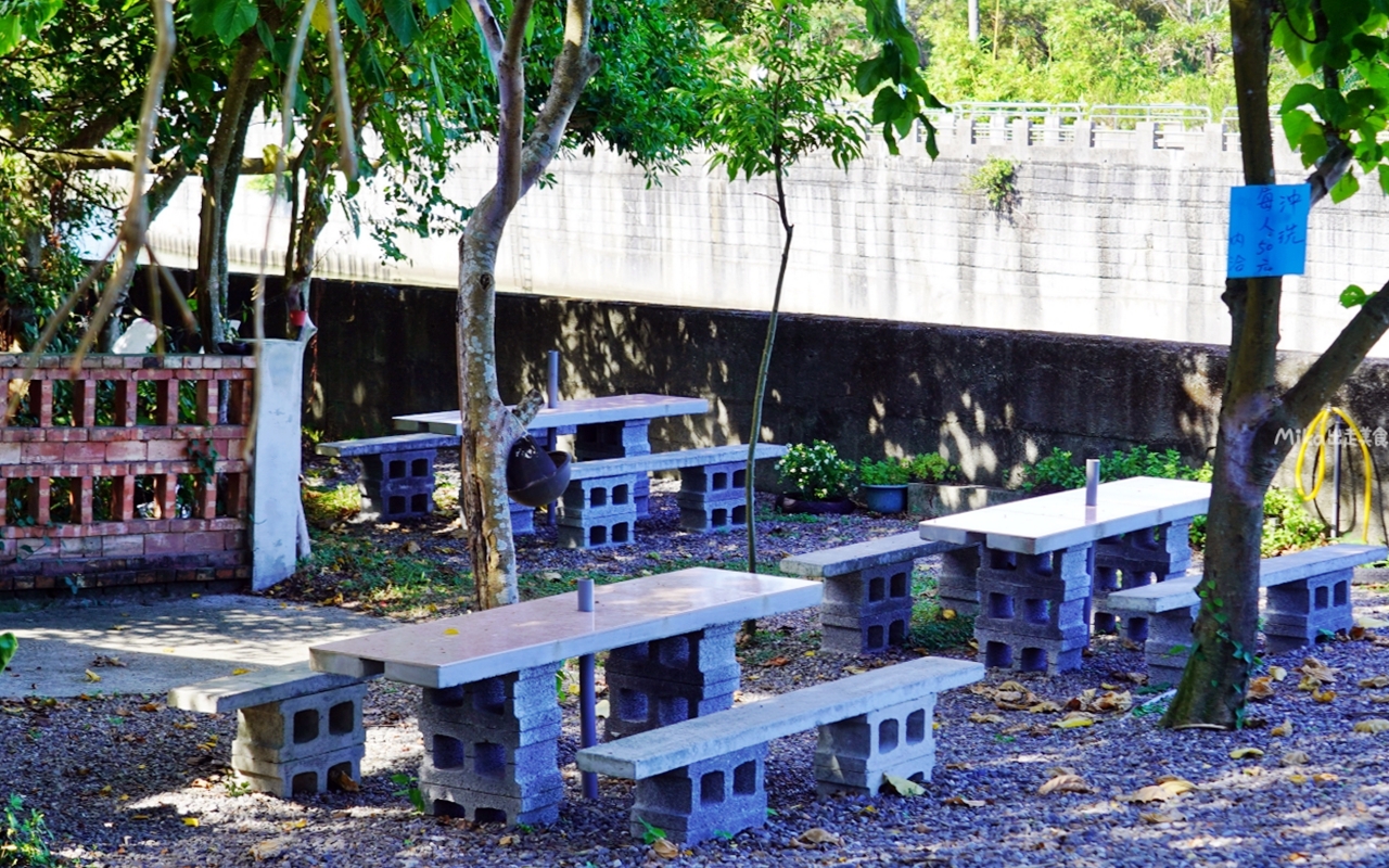 【新北】 貢寮 GUOGANG CAFE 過港仔咖啡｜一家開在貢寮漁村海邊，低調隱密的咖啡廳，提供茶飲/手作甜點還有沖洗室。