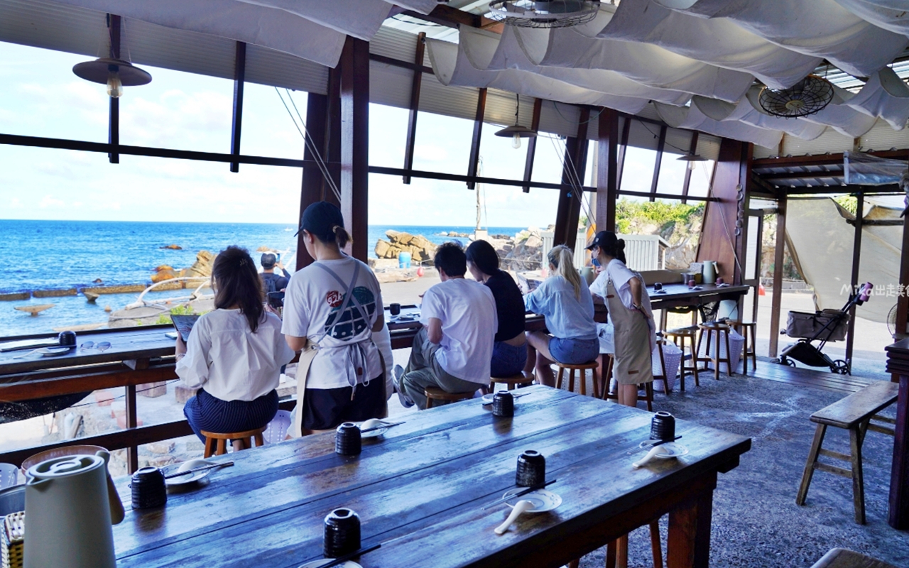 【新北】 貢寮 92k週末食堂｜東北角美食推薦 絕美海景餐廳，一週只營業4天 全預約制，季節限定 現剖海膽必吃。