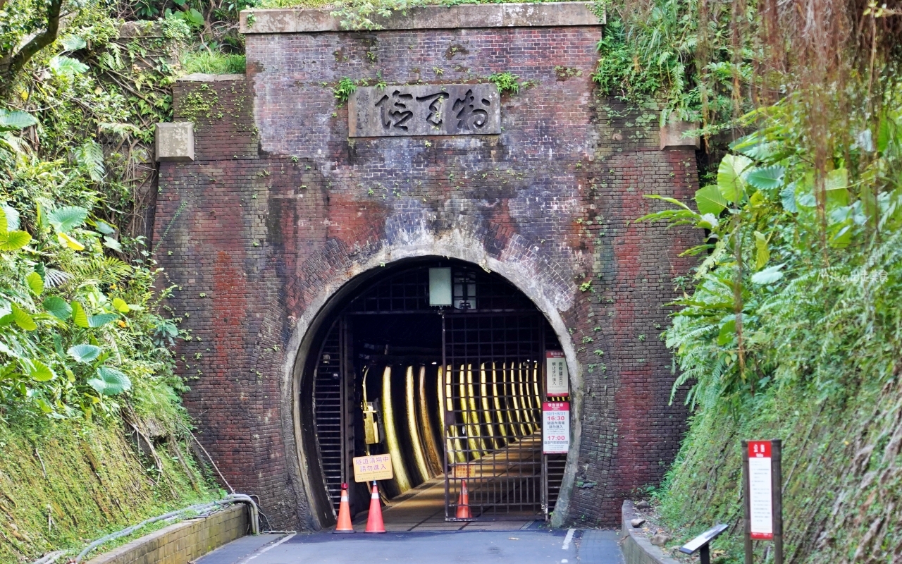 【新北】 台灣好行 – 黃金福隆線｜搭台灣好行 三線串遊東北角，買套票超划算，無限次數搭乘一日券還有特約店家合作優惠，玩遍東北角千元有找。