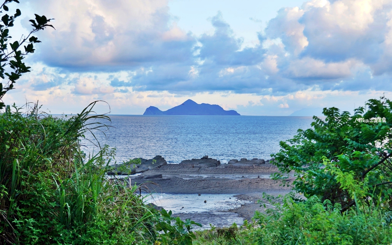 【新北】 台灣好行 – 黃金福隆線｜搭台灣好行 三線串遊東北角，買套票超划算，無限次數搭乘一日券還有特約店家合作優惠，玩遍東北角千元有找。