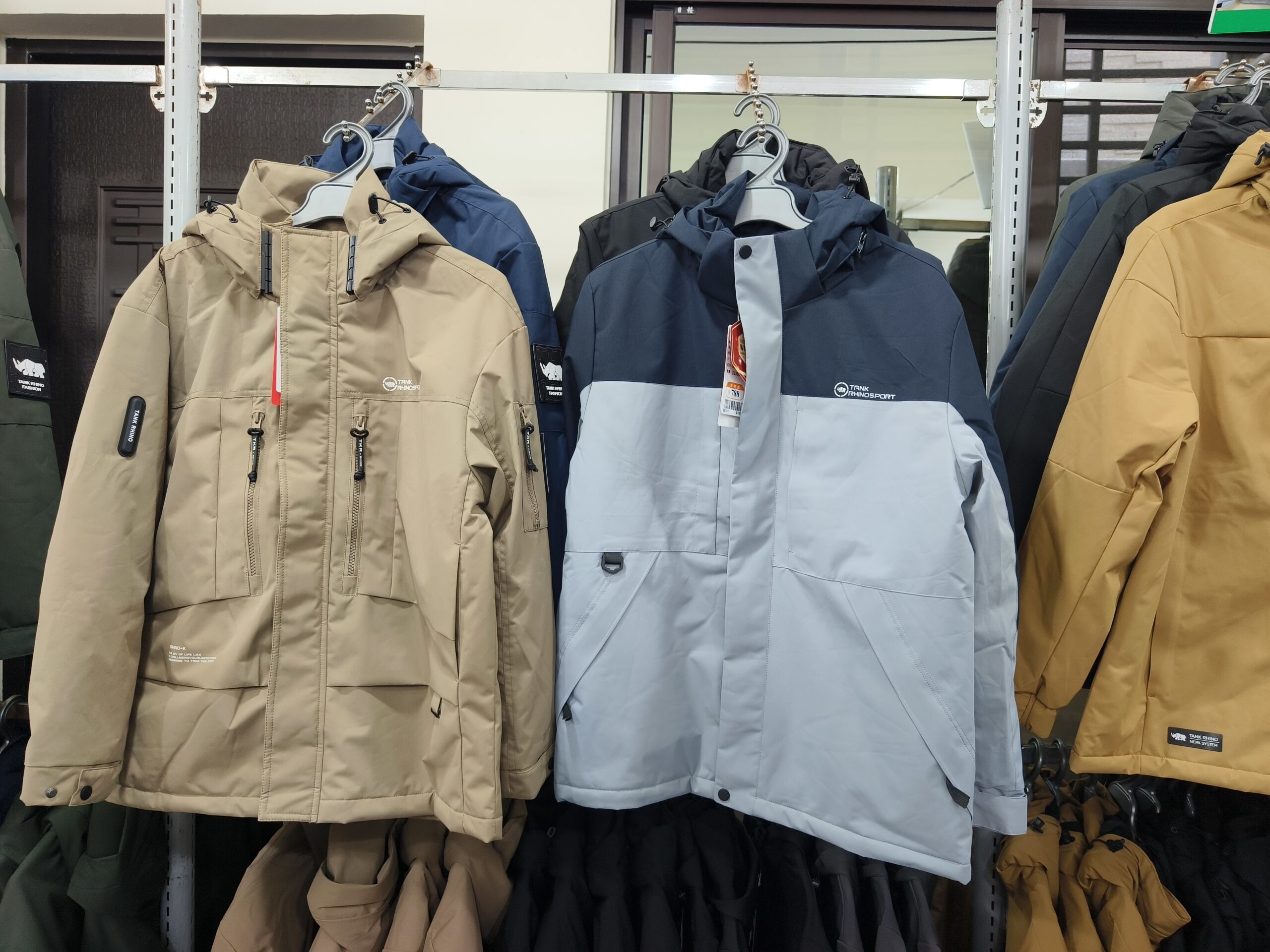 【台南】 金華路 原廠犀牛三代黑科技冰涼衣特賣｜ 全館100元起  春夏秋冬一起出清，長短褲、男女背心 任搭4件990元。