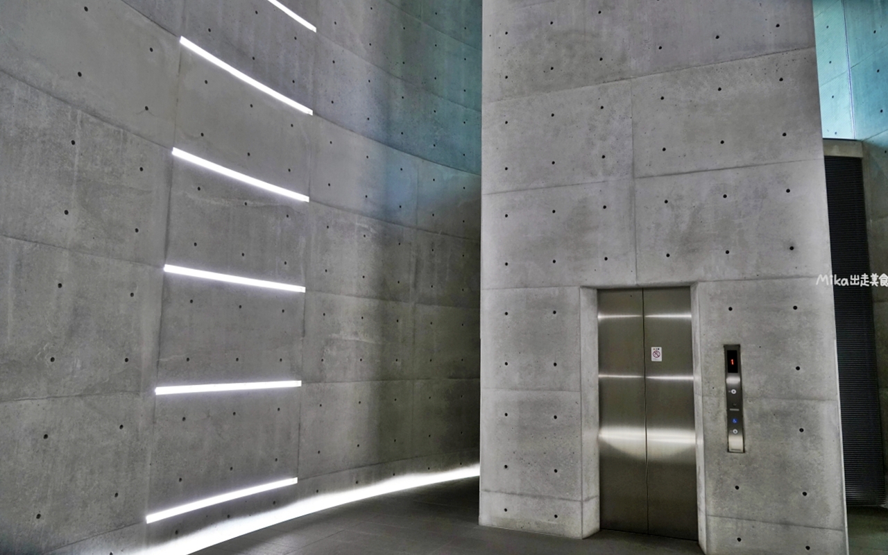 【日本】山陽 岡山信用金庫 內山下分行/廣場｜由世界知名 日本建築師安藤忠雄設計的信用金庫，清水模建築設計 現代簡約時尚 還有專人導覽 免費參觀。