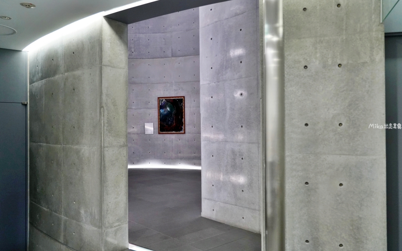 【日本】山陽 岡山信用金庫 內山下分行/廣場｜由世界知名 日本建築師安藤忠雄設計的信用金庫，清水模建築設計 現代簡約時尚 還有專人導覽 免費參觀。