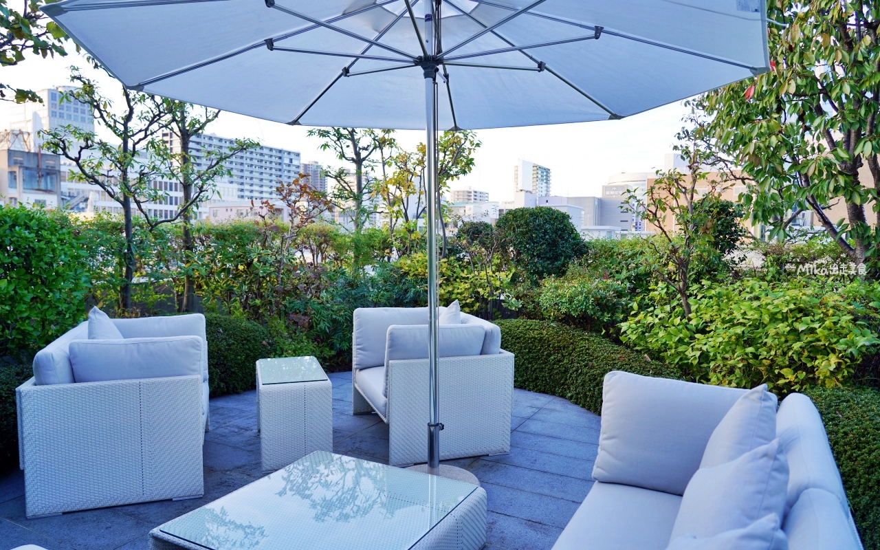 【日本】山陽 岡山信用金庫 內山下分行/廣場｜由世界知名 日本建築師安藤忠雄設計的信用金庫，清水模建築設計 現代簡約時尚 還有專人導覽 免費參觀。