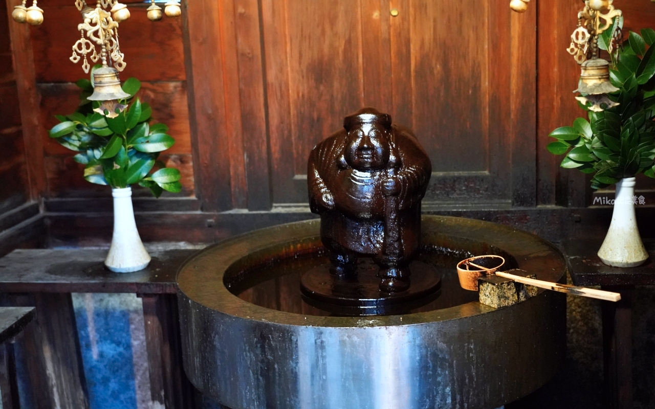 【日本 】山陽 岡山 油掛大黒天神社｜日本少見  富到流油的財神爺，淋油才能祈福的油掛大黑天神社，神社裡充滿濃郁麻油香氣好酷。