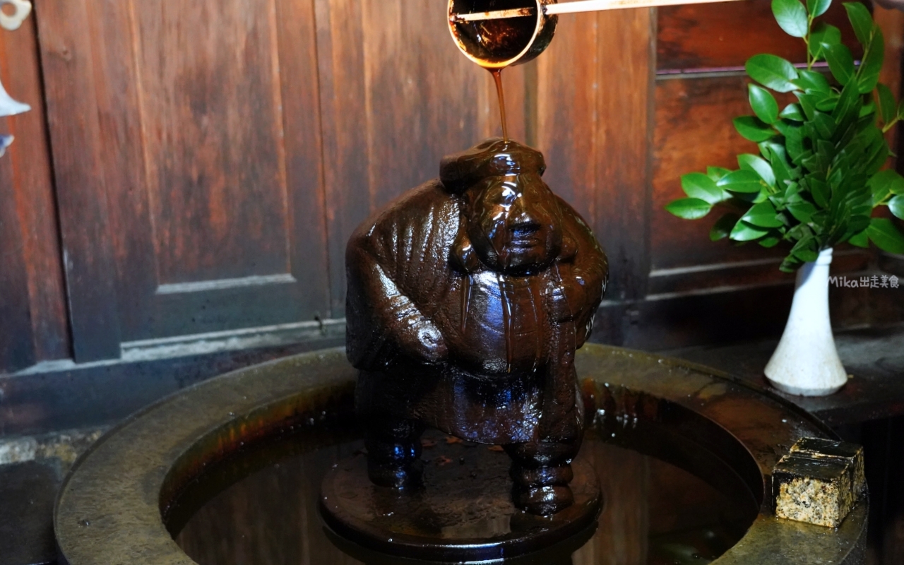 【日本 】山陽 岡山 油掛大黒天神社｜日本少見  富到流油的財神爺，淋油才能祈福的油掛大黑天神社，神社裡充滿濃郁麻油香氣好酷。