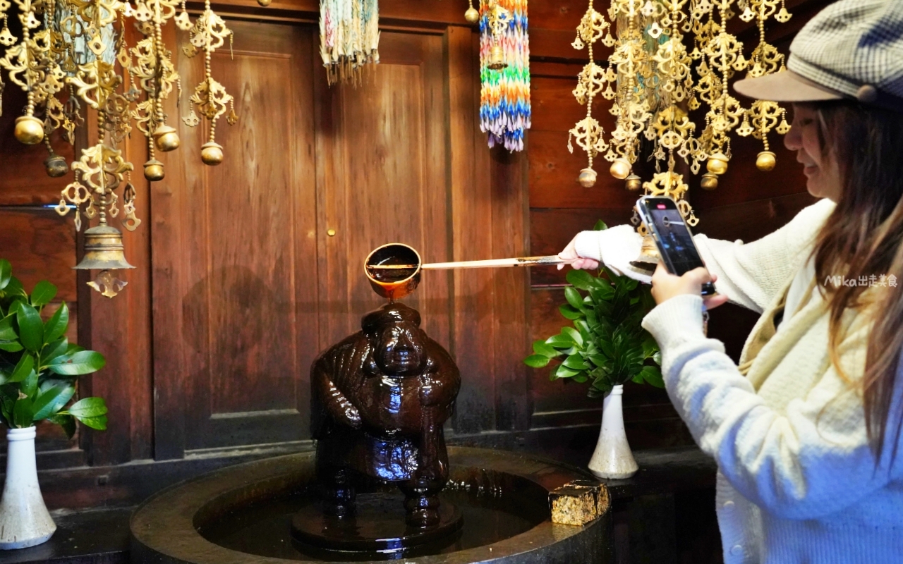 【日本 】山陽 岡山 油掛大黒天神社｜日本少見  富到流油的財神爺，淋油才能祈福的油掛大黑天神社，神社裡充滿濃郁麻油香氣好酷。