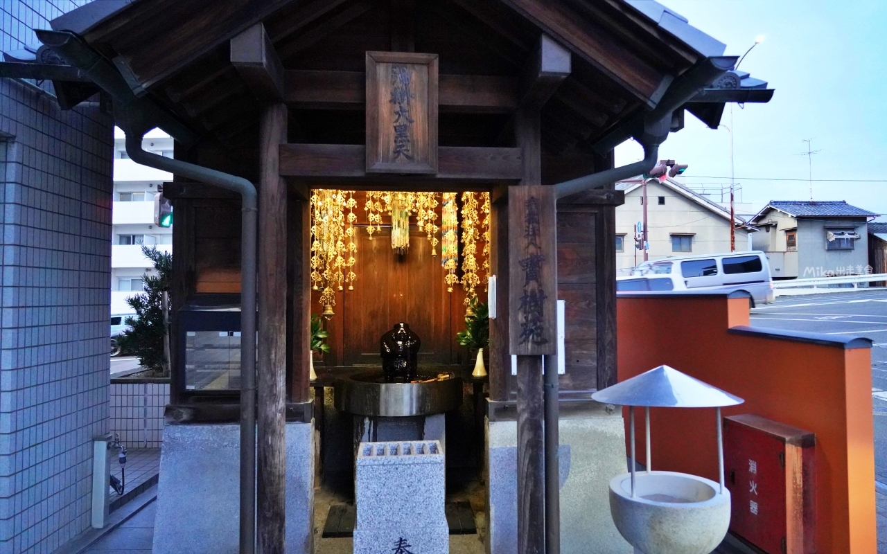 【日本 】山陽 岡山 油掛大黒天神社｜日本少見  富到流油的財神爺，淋油才能祈福的油掛大黑天神社，神社裡充滿濃郁麻油香氣好酷。