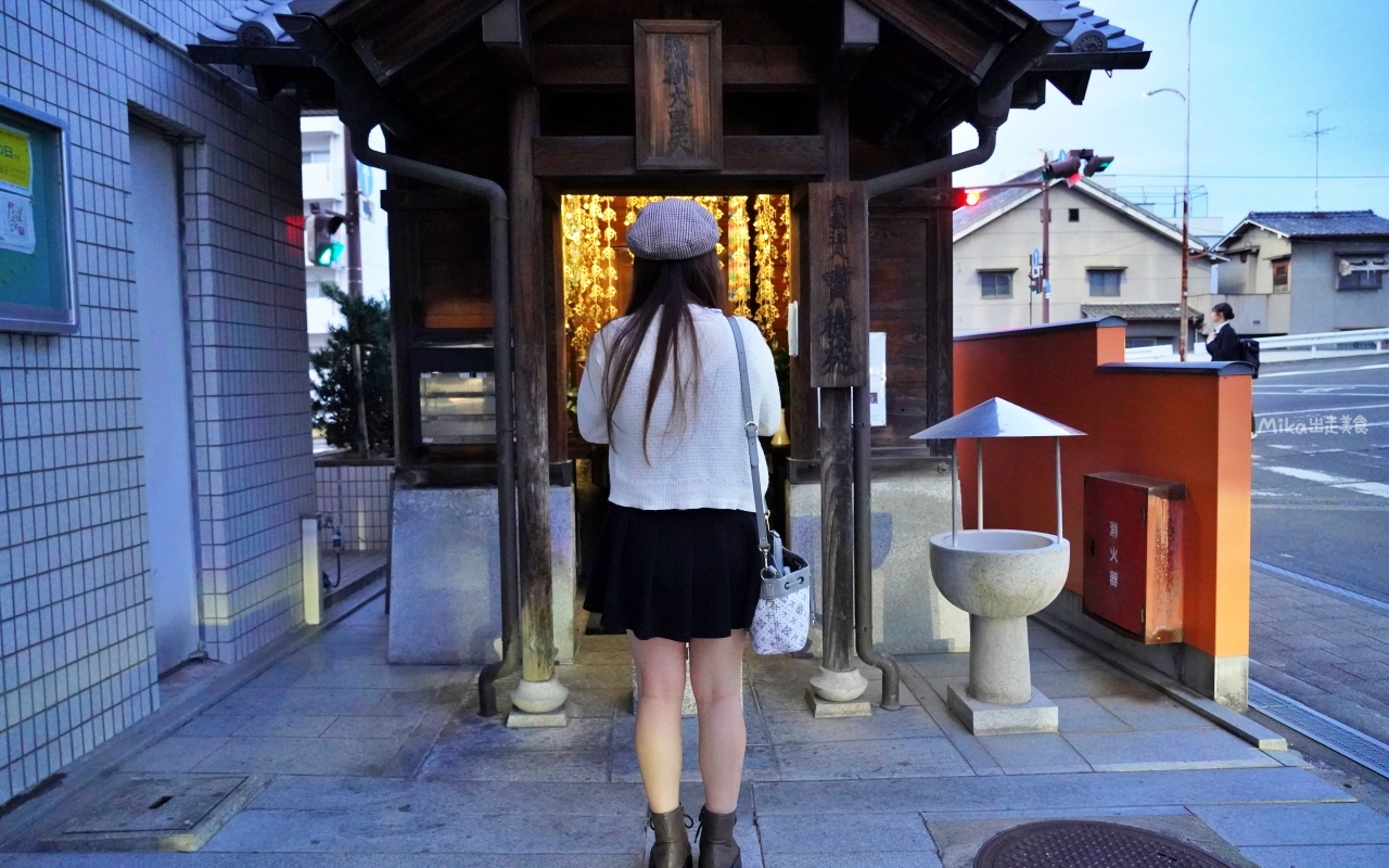 【日本 】山陽 岡山 油掛大黒天神社｜日本少見  富到流油的財神爺，淋油才能祈福的油掛大黑天神社，神社裡充滿濃郁麻油香氣好酷。