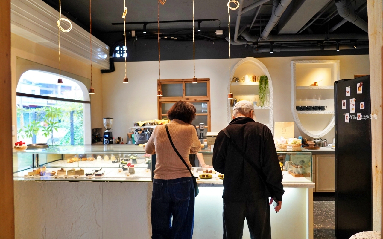 【宜蘭】 Chou Chou 迷你可麗露專賣店-洛伊咖啡｜復古歐風超美老宅，迷你可麗露、咖啡早午餐專賣。