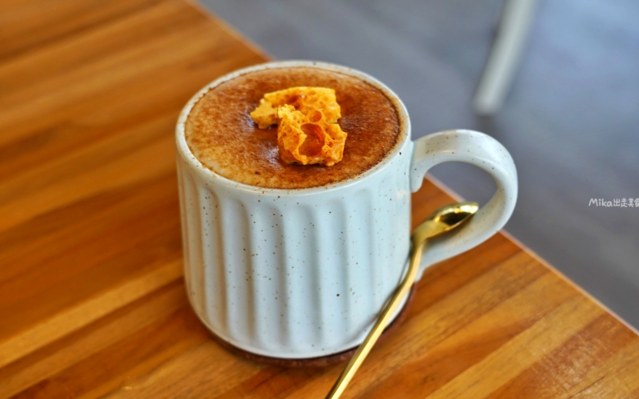 【宜蘭】 Chou Chou 迷你可麗露專賣店-洛伊咖啡｜復古歐風超美老宅，迷你可麗露、咖啡早午餐專賣。