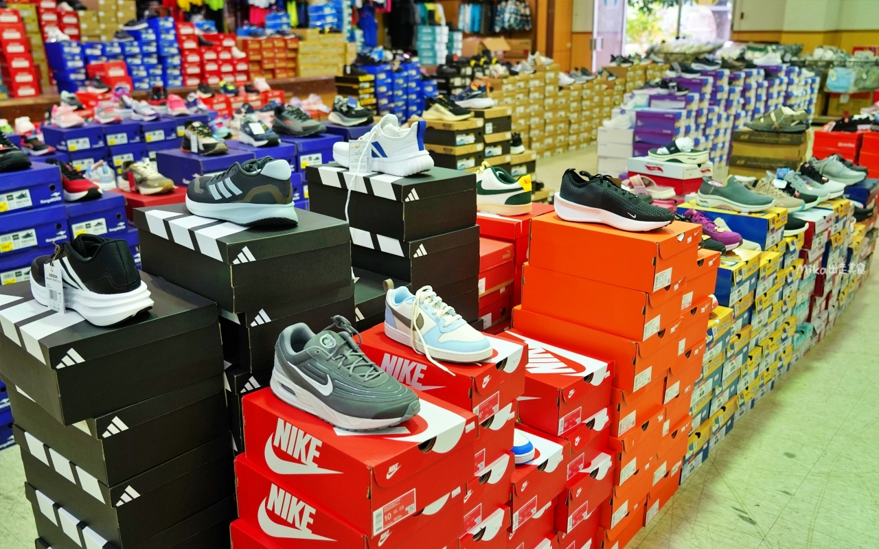 【宜蘭】 羅東 萬件牛仔褲 聯合廠拍｜萬件牛仔褲＋原廠犀牛  冬季服飾限時特價，犀牛長短褲、長短袖還有組合價 四件990元， 即日起宜蘭羅東農會開賣中。