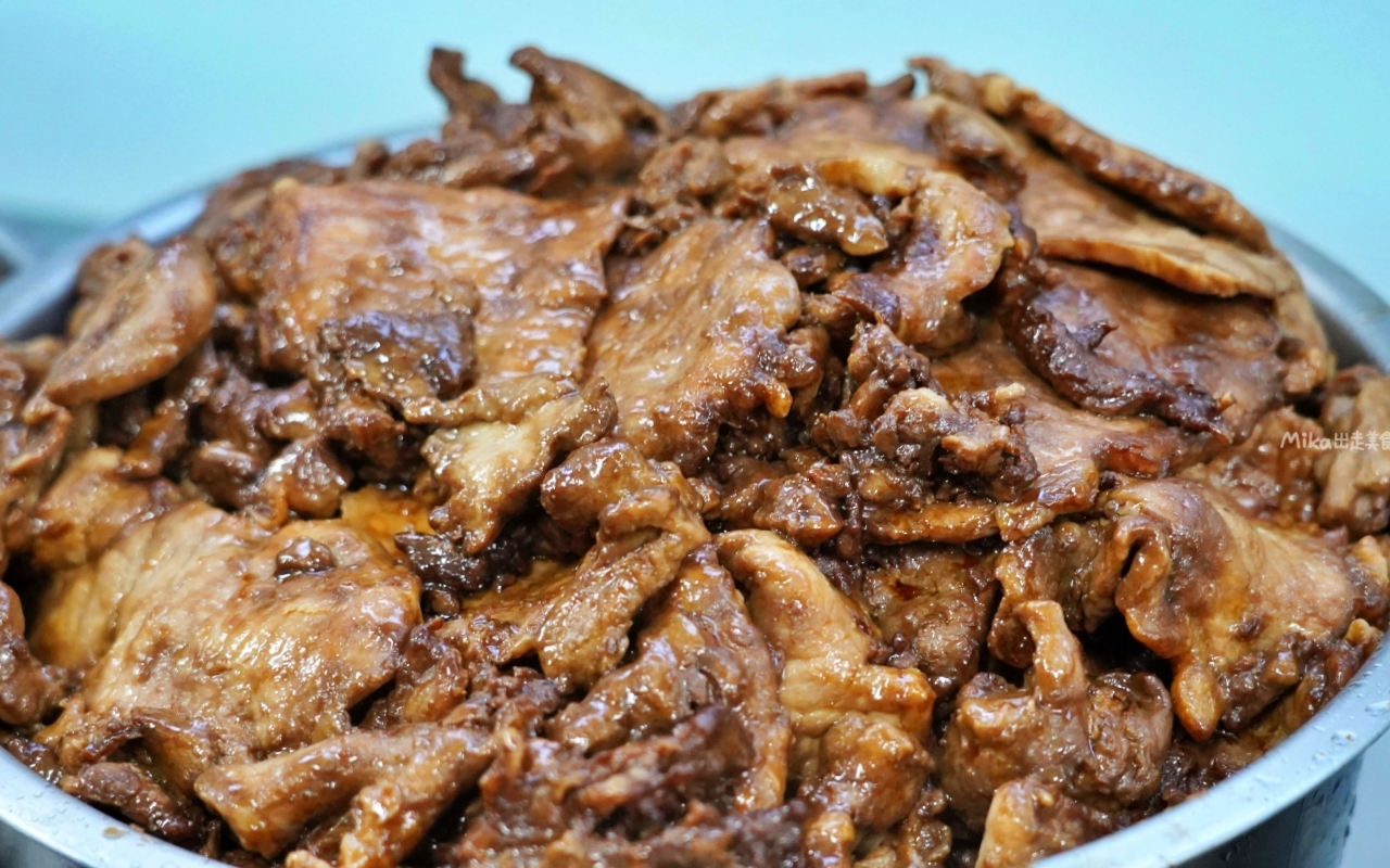 【苗栗】 頭份 圓光排肉餐盒｜在地超人氣 陪伴頭份人的66年客運站便當，只賣一種口味一賣就一甲子，正老店吃這家。