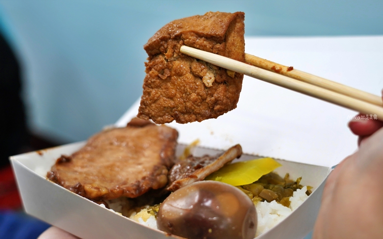 【苗栗】 頭份 圓光排肉餐盒｜在地超人氣 陪伴頭份人的66年客運站便當，只賣一種口味一賣就一甲子，正老店吃這家。