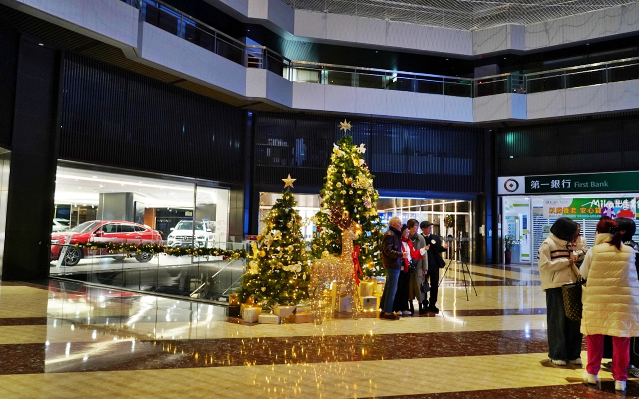 【台北】 松山區 SMEXY音樂餐廳｜近捷運中山國中站 商辦大樓內 現場Live Band駐唱，擁有250坪五星級包場空間，提供浪漫歐式料理的音樂餐酒館。