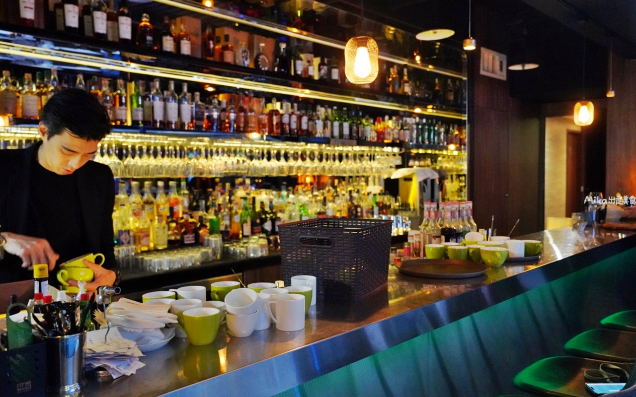 【台北】 松山區 SMEXY音樂餐廳｜近捷運中山國中站 商辦大樓內 現場Live Band駐唱，擁有250坪五星級包場空間，提供浪漫歐式料理的音樂餐酒館。