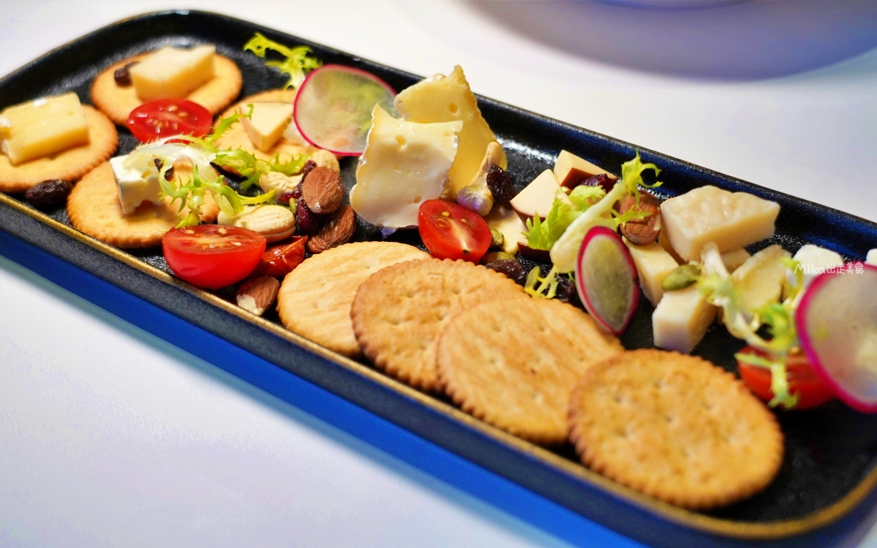 【台北】 松山區 SMEXY音樂餐廳｜近捷運中山國中站 商辦大樓內 現場Live Band駐唱，擁有250坪五星級包場空間，提供浪漫歐式料理的音樂餐酒館。