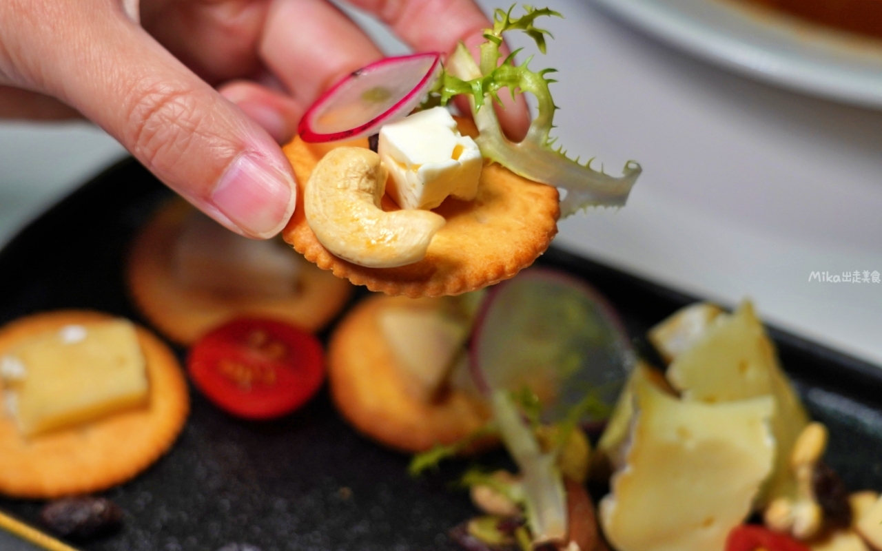 【台北】 松山區 SMEXY音樂餐廳｜近捷運中山國中站 商辦大樓內 現場Live Band駐唱，擁有250坪五星級包場空間，提供浪漫歐式料理的音樂餐酒館。