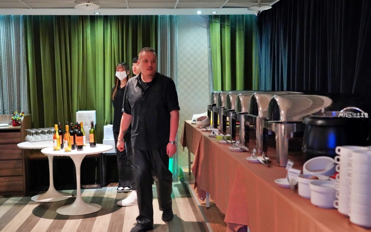 【台北】 松山區 SMEXY音樂餐廳｜近捷運中山國中站 商辦大樓內 現場Live Band駐唱，擁有250坪五星級包場空間，提供浪漫歐式料理的音樂餐酒館。