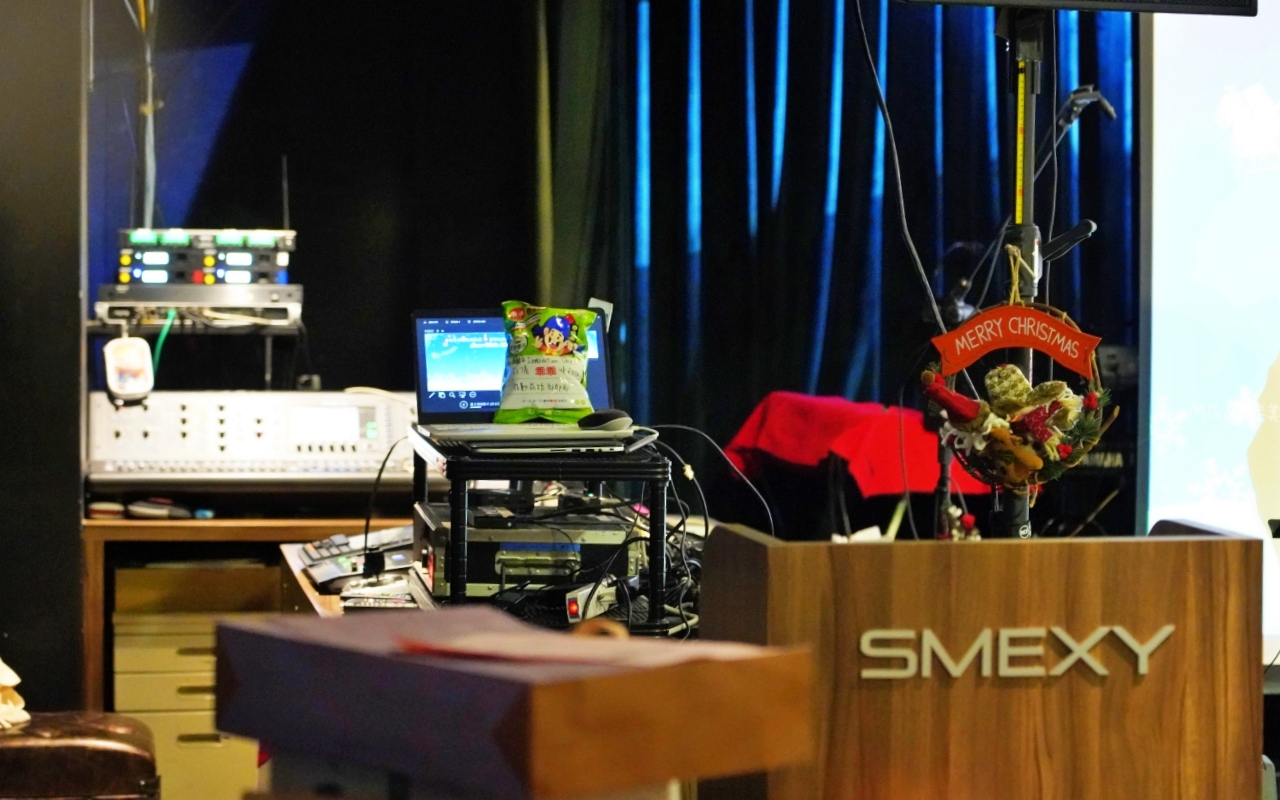 【台北】 松山區 SMEXY音樂餐廳｜近捷運中山國中站 商辦大樓內 現場Live Band駐唱，擁有250坪五星級包場空間，提供浪漫歐式料理的音樂餐酒館。