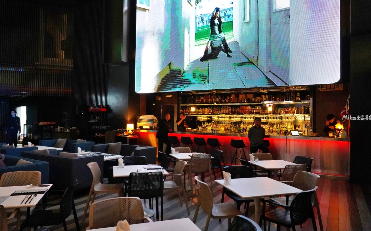 【台北】 松山區 SMEXY音樂餐廳｜近捷運中山國中站 商辦大樓內 現場Live Band駐唱，擁有250坪五星級包場空間，提供浪漫歐式料理的音樂餐酒館。